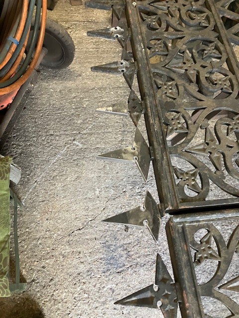 Cast iron gate restored