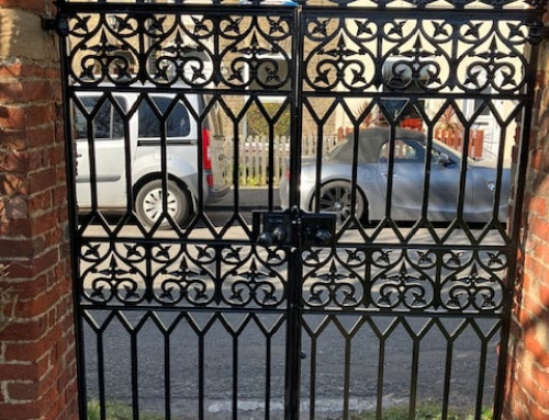 Cast iron gate restored