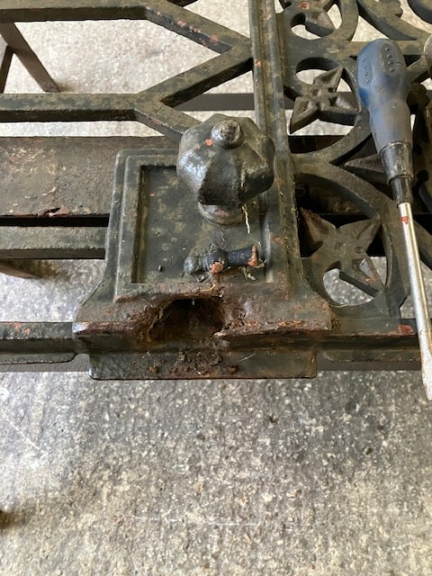 Cast iron gate restored